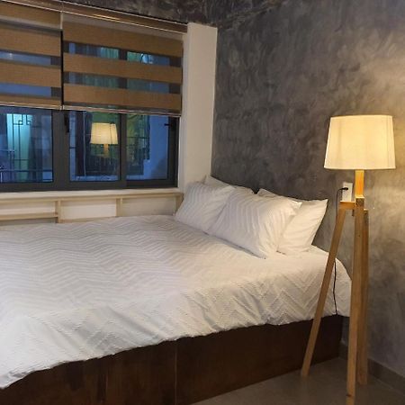 Zvillage Ncc - Modern Townhouse In District 1 ホーチミン市 エクステリア 写真