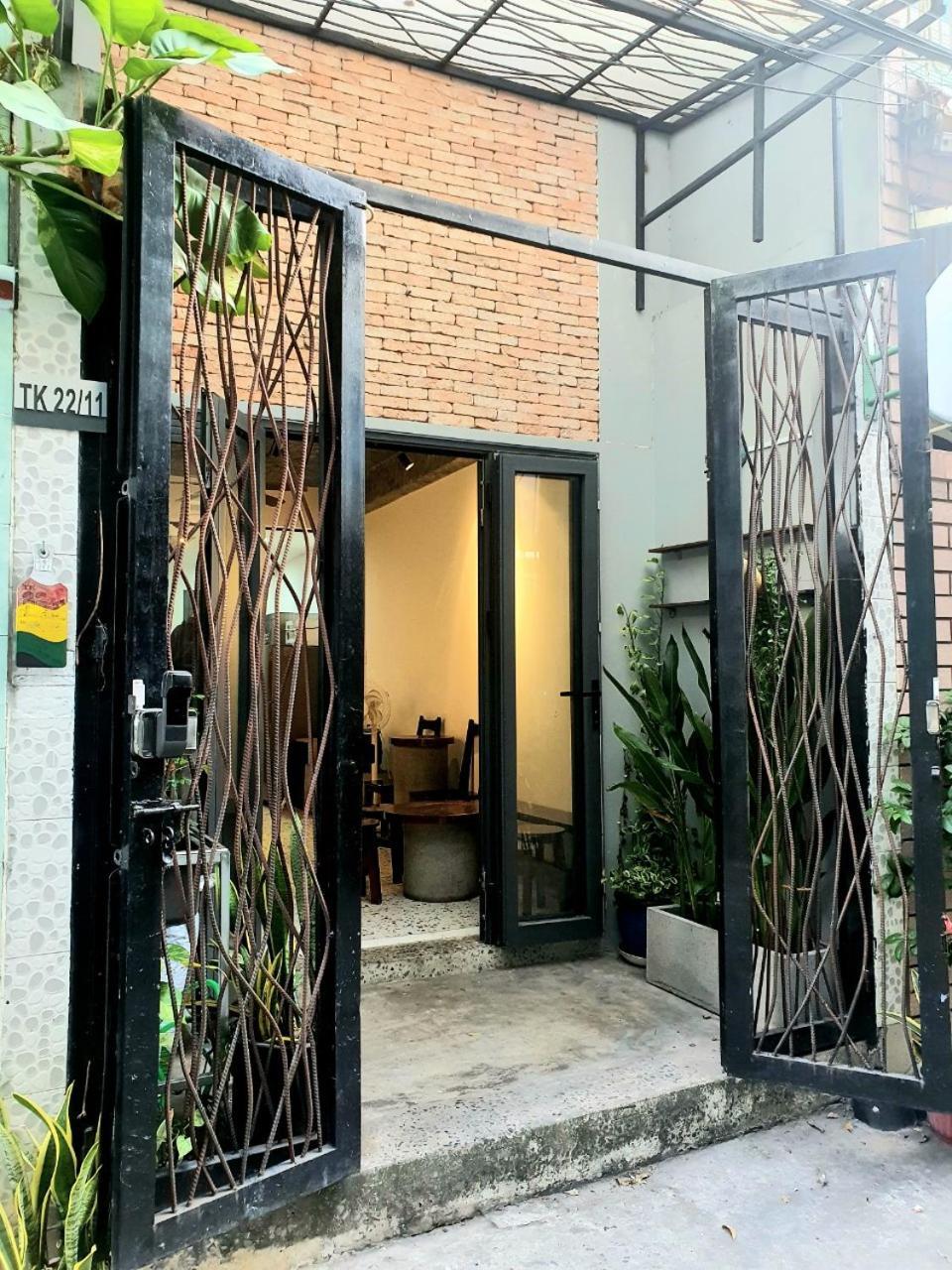 Zvillage Ncc - Modern Townhouse In District 1 ホーチミン市 エクステリア 写真