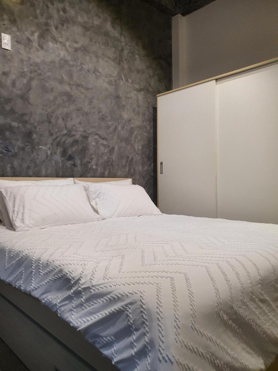 Zvillage Ncc - Modern Townhouse In District 1 ホーチミン市 エクステリア 写真