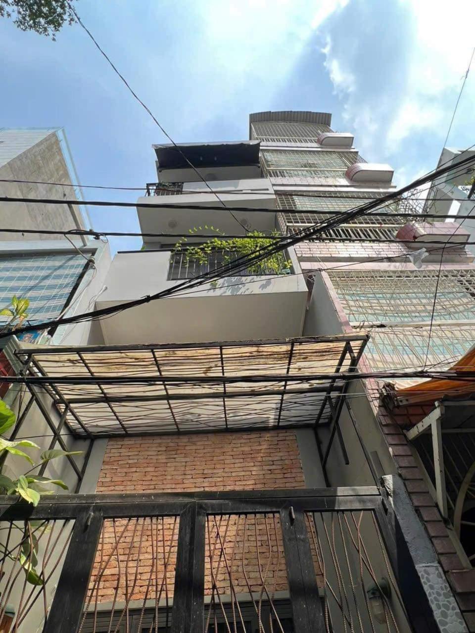 Zvillage Ncc - Modern Townhouse In District 1 ホーチミン市 エクステリア 写真